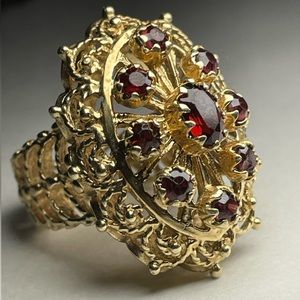 VINTAGE BOHEMIAN GARNET STYLE 14k GOLD RING